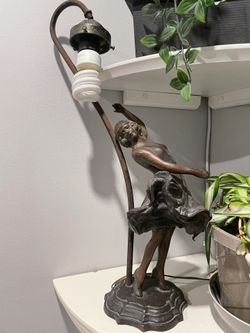 Lamp Figurine Bronze.Beautiful 🌷For Only $$60Great Deal!!🔥🔥🔥