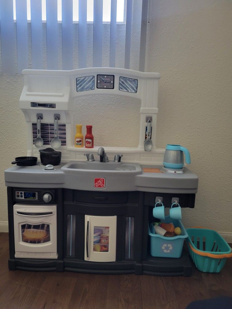 Step 2 Play Kitchen