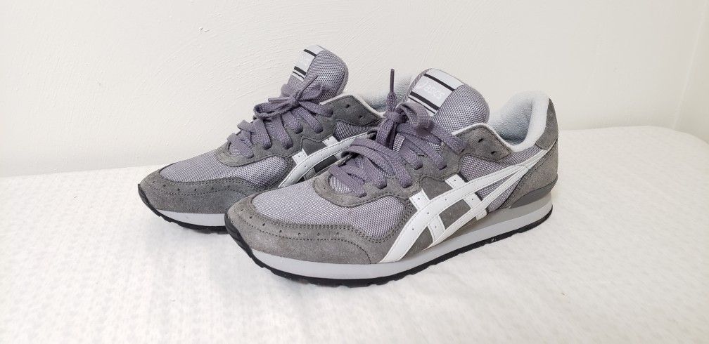 BRAND NEW ASICS sneakers size  9 