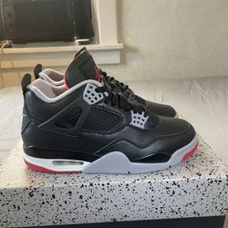 Deadstock Jordan 4 Retro Bred Reimagined Size 8 w/ Box.