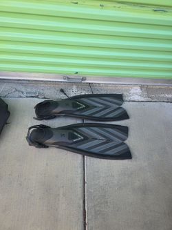 Scuba pro Nature's Wing Twin Speed Split Fins Diving Scuba Open Heels Fins Adult L-XL

Very good condition 

Comes with original mesh heavy duty bag (