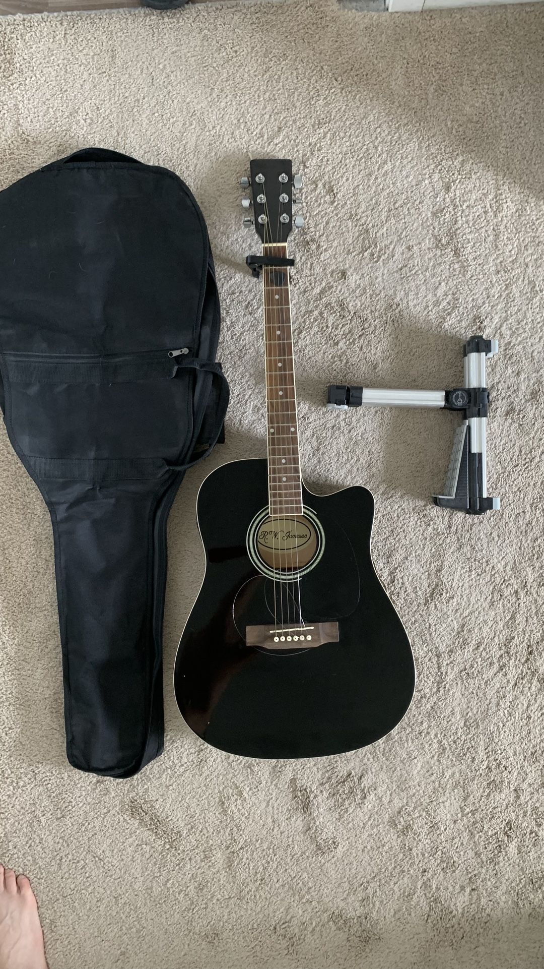 Acoustic Guitar Black With Free Capo, Stand And Carrying Case