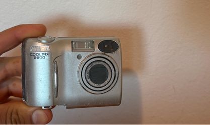 Nikon Coolpix E5600 Digital Camera 5.1 Mp Flash 3x Zoom Tested Works