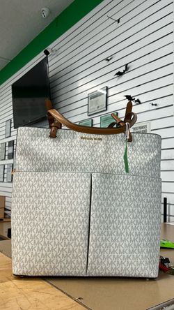 Michael Kors Signature Tote Bag