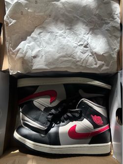 Woman’s Air Jordan 1 Mid