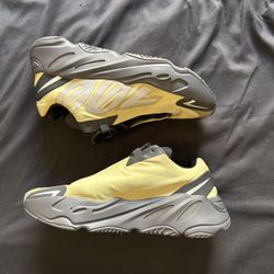 Adidas Yeezy Boost 700 MNVN Resin