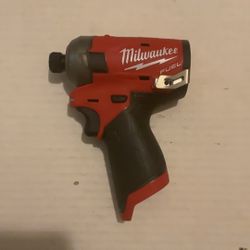 Brand New Milwaukee M12 Surge Fuel Brushless 1/4” Impact Driver.      95 Firm on Price.      95 Firme en Precio.