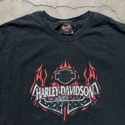 Vintage 2004 Harley Davidson Motorcycle 🇺🇸 Flame Shield Salinas, CA T-Shirt 