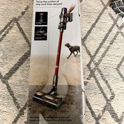 Dyson V11