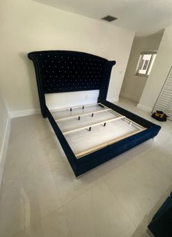 BLUE VELVET BED 🛏️ TALL DIAMOND HEADBOARD