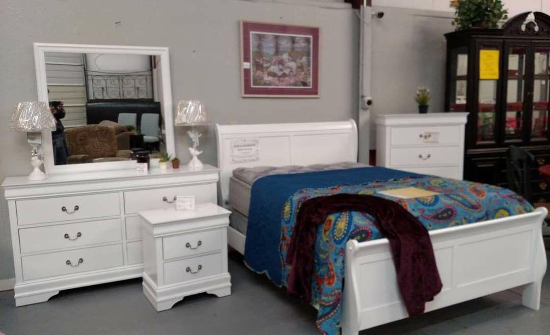 Louis Philip White Sleigh Bedroom Set [HOT DEAL](Bed Frame, Dresser, Mirror, Nightstand, Chest, Mattress Options)