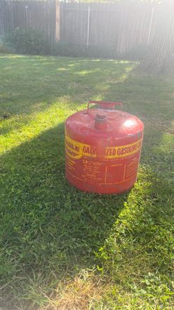 Galvanized 5 gallon gas can