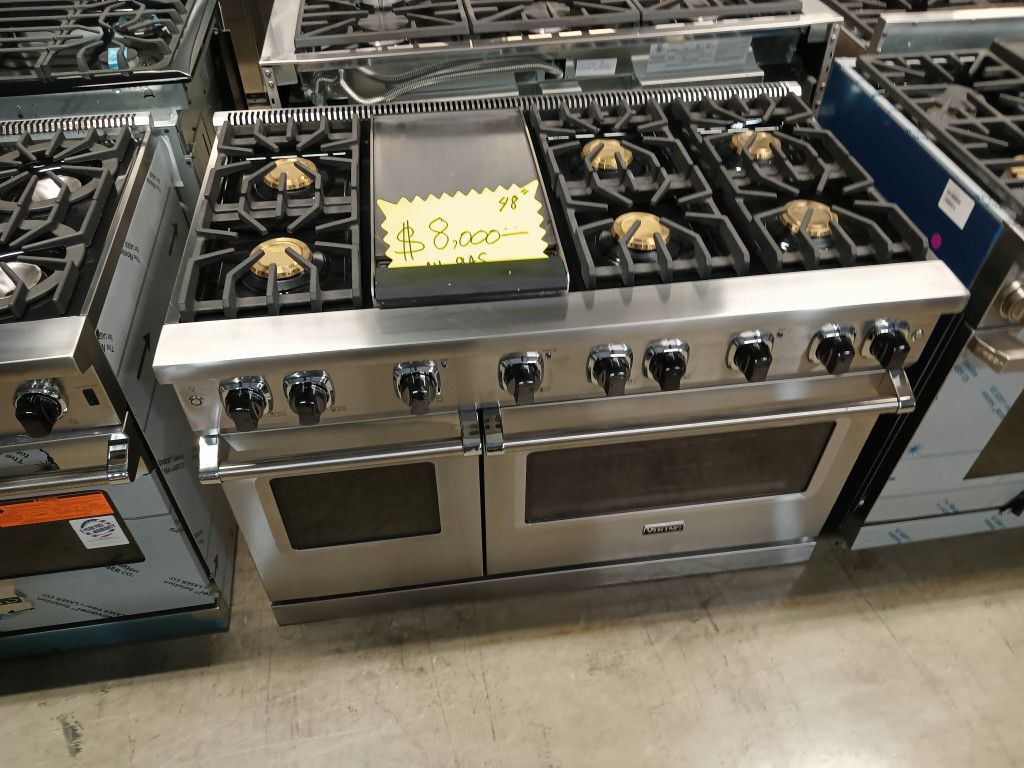 VIKING STAINLESS STEEL 48 WIDE GAS RANGE WITH GRIDDLE 