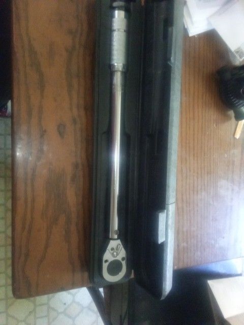1/2 Micrometer Torque Wrench $35 Like New