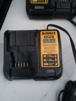 DeWalt DCB107 12V/20V Battery Charger
