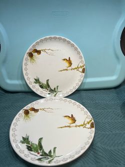Bird and Holly Decorative Plates Set of 2