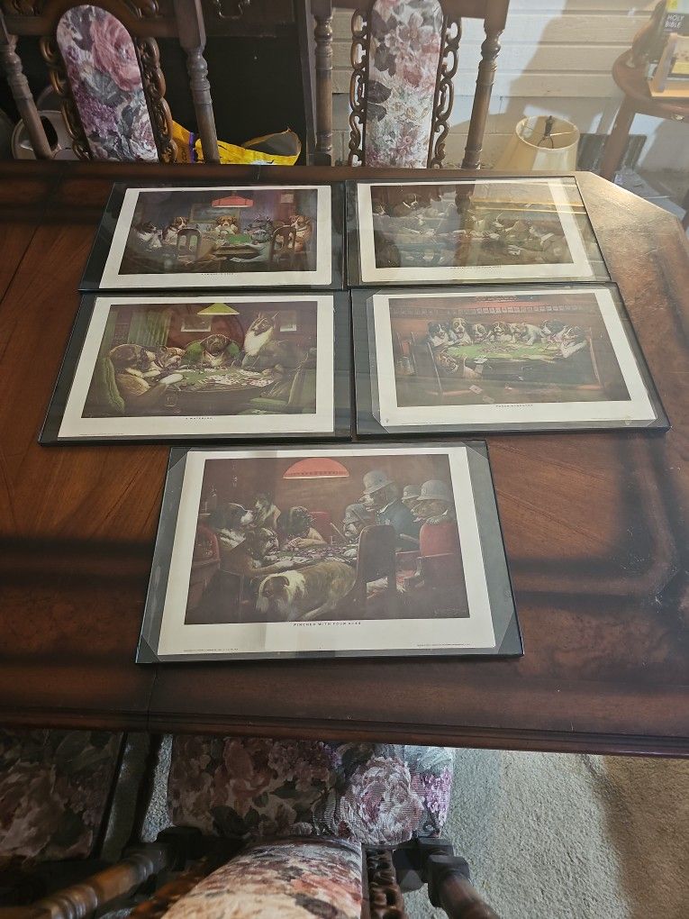 Group Of Dogs Playing Poker Prints