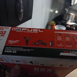 UNOPENED MILWAUKEE fuel Set M12. 