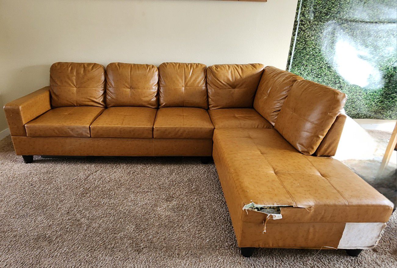 Sectional Couch/sofa