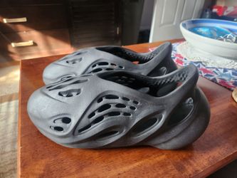Yeezy Foam Runner size 14 Onyx