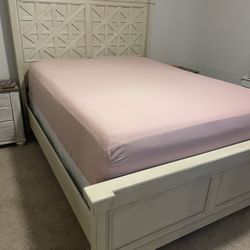 Complete Bedroom Set - Queen