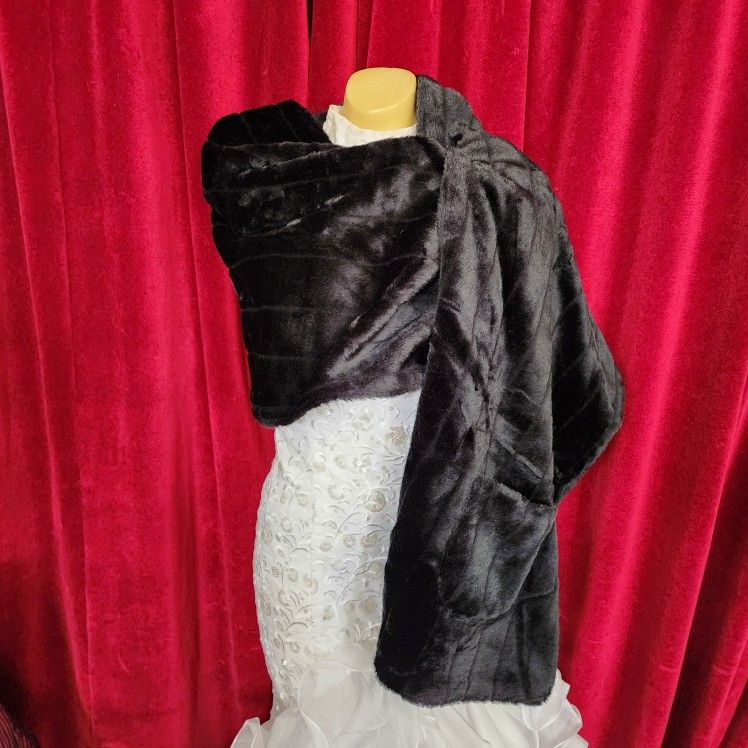 Wrap Shawl, 6 Ft. + Black Fauxfur!