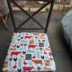 Metal Chair, Seat Needs Screwed On, Very Clean, Good Condition