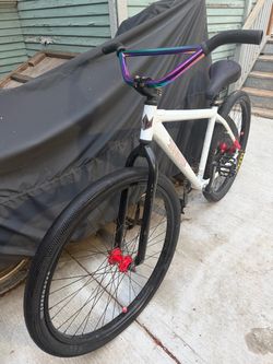 Throne 29er white oil deore cranks 400$ or best offer