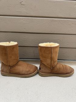 Classic Short Uggs Women’s-size 10