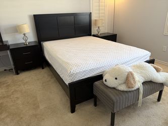 Coaster Bedroom Set, Queen size, Like New