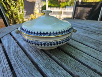 WEDGWOOD RUNNYMEADE COVERED Vegetable Dish, Bone China, Hand-painted -