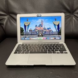Refurbished Apple MacBook Air MD711LL/B 11.6-inch Laptop