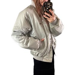 Rare hartwell sports Silver Bomber Jacket Embroidered pine tree Details vintage    Stylish silver bomber jacket featuring unique embroidered designs. 