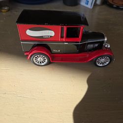 CRAFTSMAN PGGY BANK WITH KEY