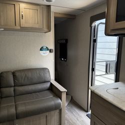 Coachmen 2020 Travel Trailer 