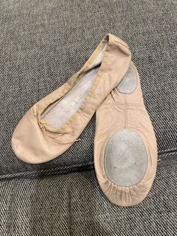 Capezio Ballet Shoes Sz 7M