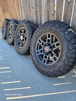 Toyota Tacoma TRD 4runner Fj cruser wheels 17"