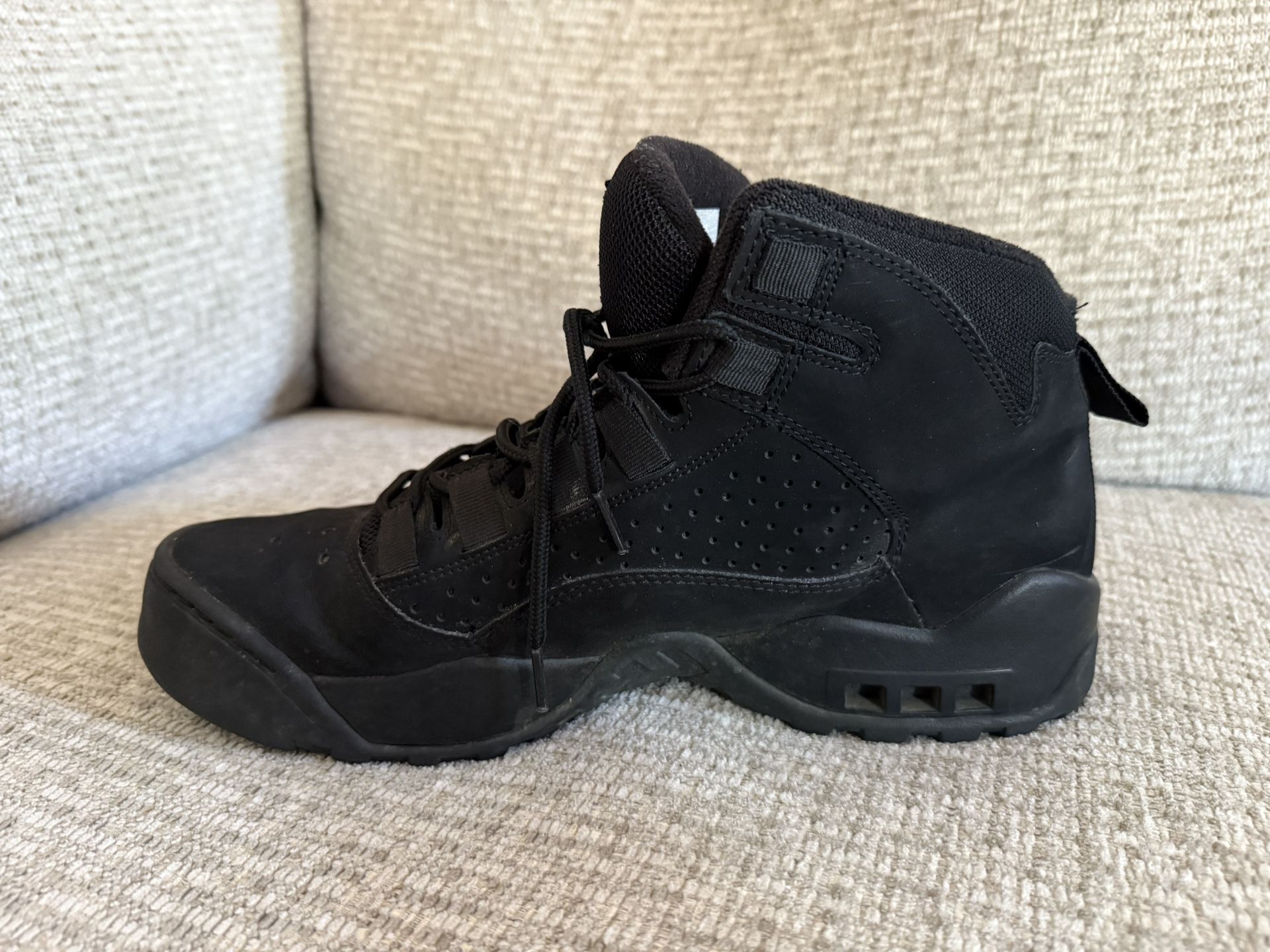 Size 10.5 - Nike Air Darwin Mens Black White Dennis Rodman  display picture 2