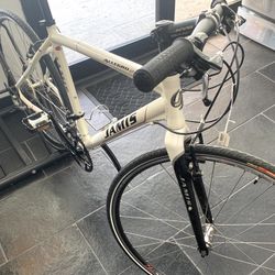 Jamis Allegro 2.0 Road Bicycle 18spd, For Medium Sized Riders 