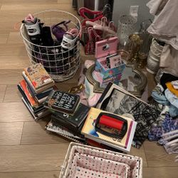 Yard Sale ! 2 Houses - Gilbert And Elliot 1/16 & 1/17