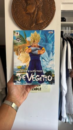 Vegito Statue