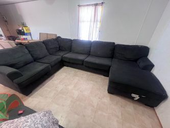FREE SECTIONAL