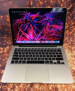Apple MacBook Pro 13" Retina Core i5 16GB RAM-512GB SSD. Nice Condition