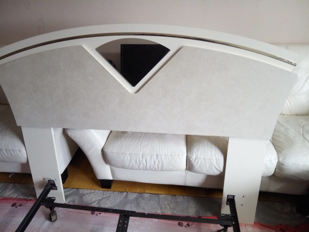 Adjustable Queen/Full Bed Frame, Side Drawer And Dresser