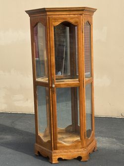 Vintage Curio Cabinet With Lights