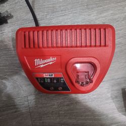 M12 Charger