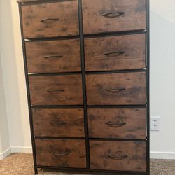 Dresser/closet with 10 Drawers