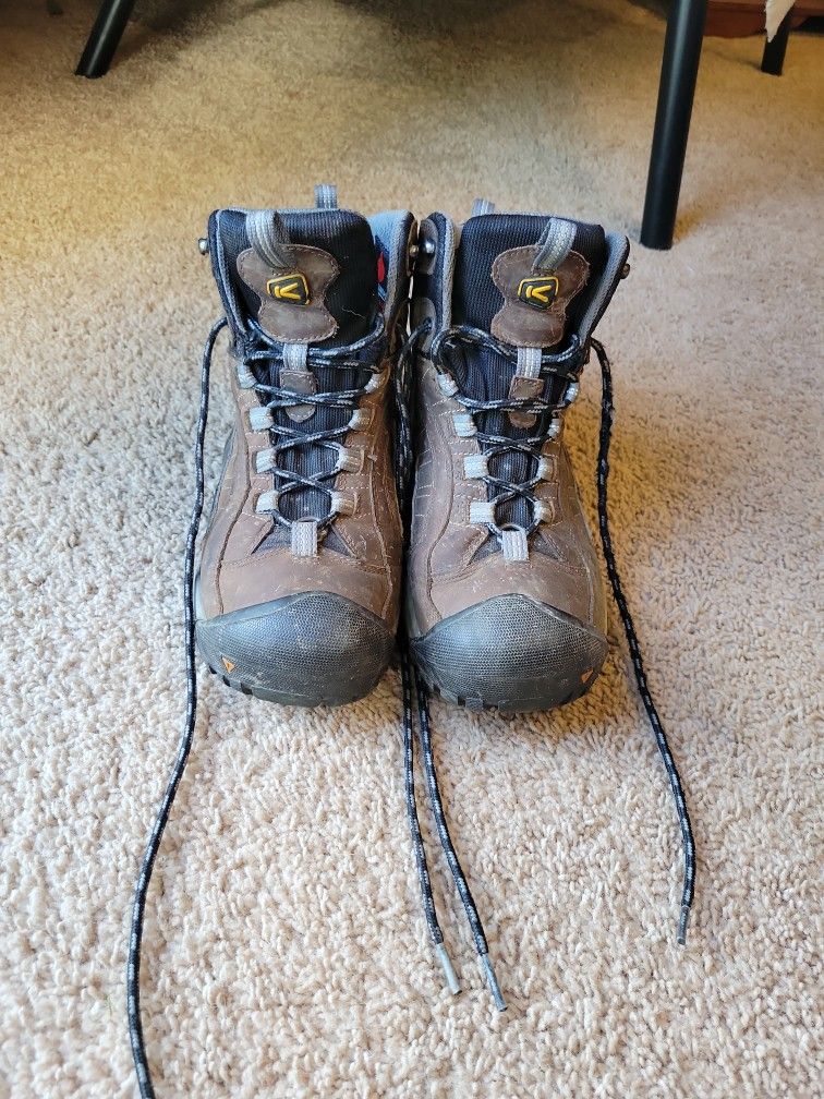 Keen Womans Boots Size9.5