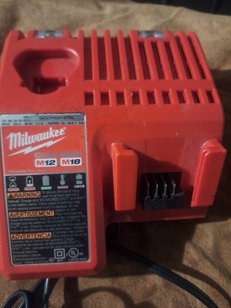 Milwaukee M12 And M18 Battery Charger