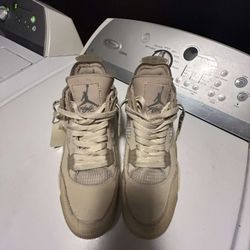 Retro Jordan 4s Off-White Sails